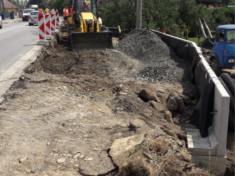 Výstavba autobusovej zastávky a semafóra 2018