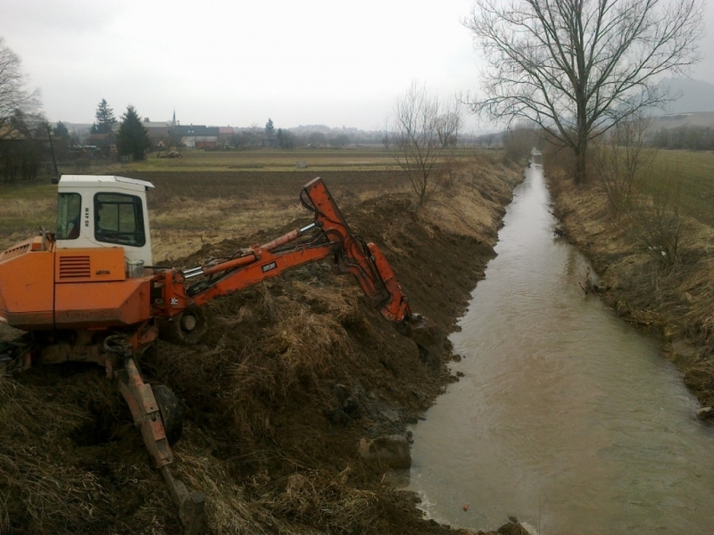 Čistenie potoka Ladianka 2013