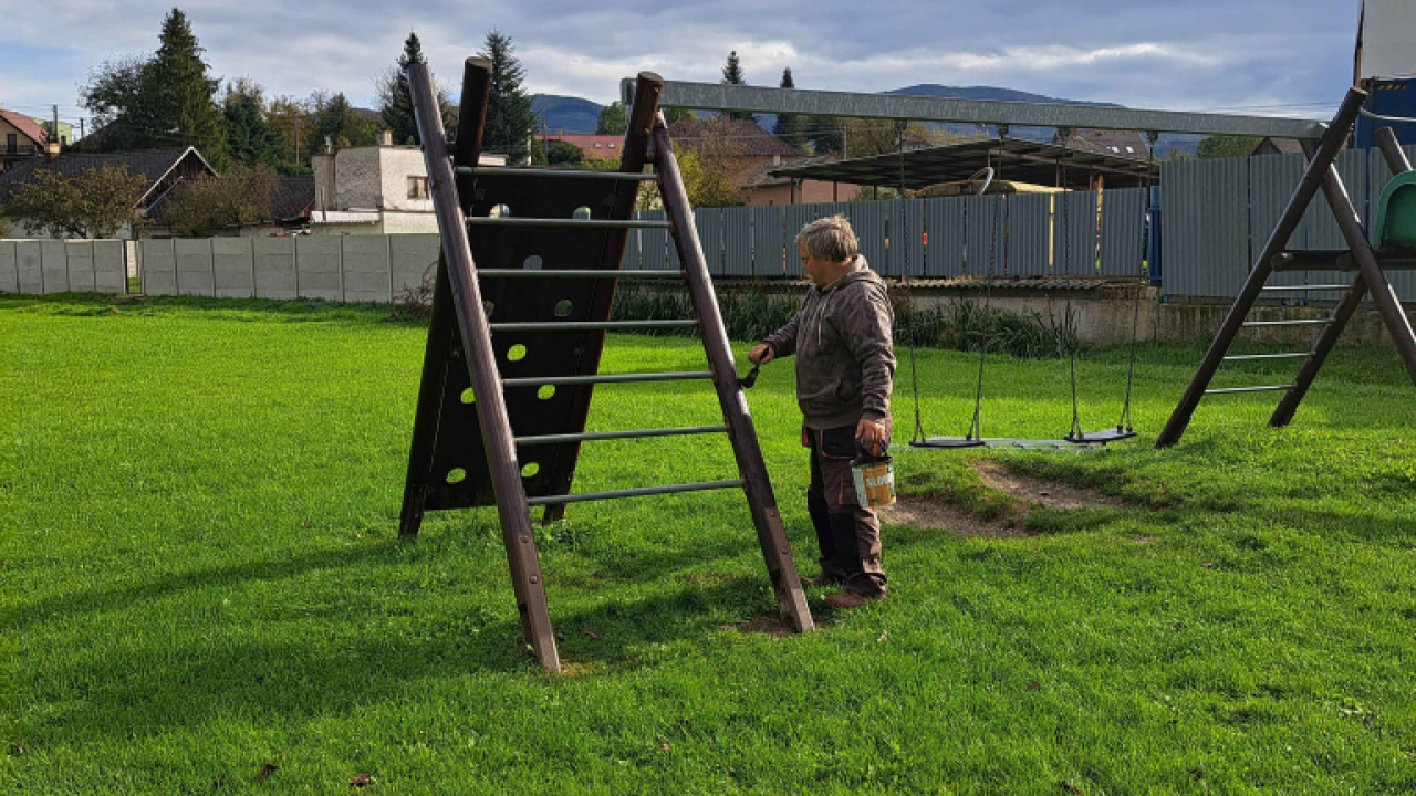 Obnova detského ihriska Obnova detského ihriska